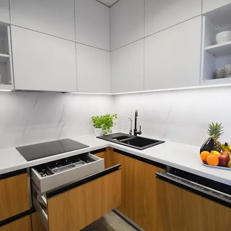 Horizon.12 Platan Tower Apartment *